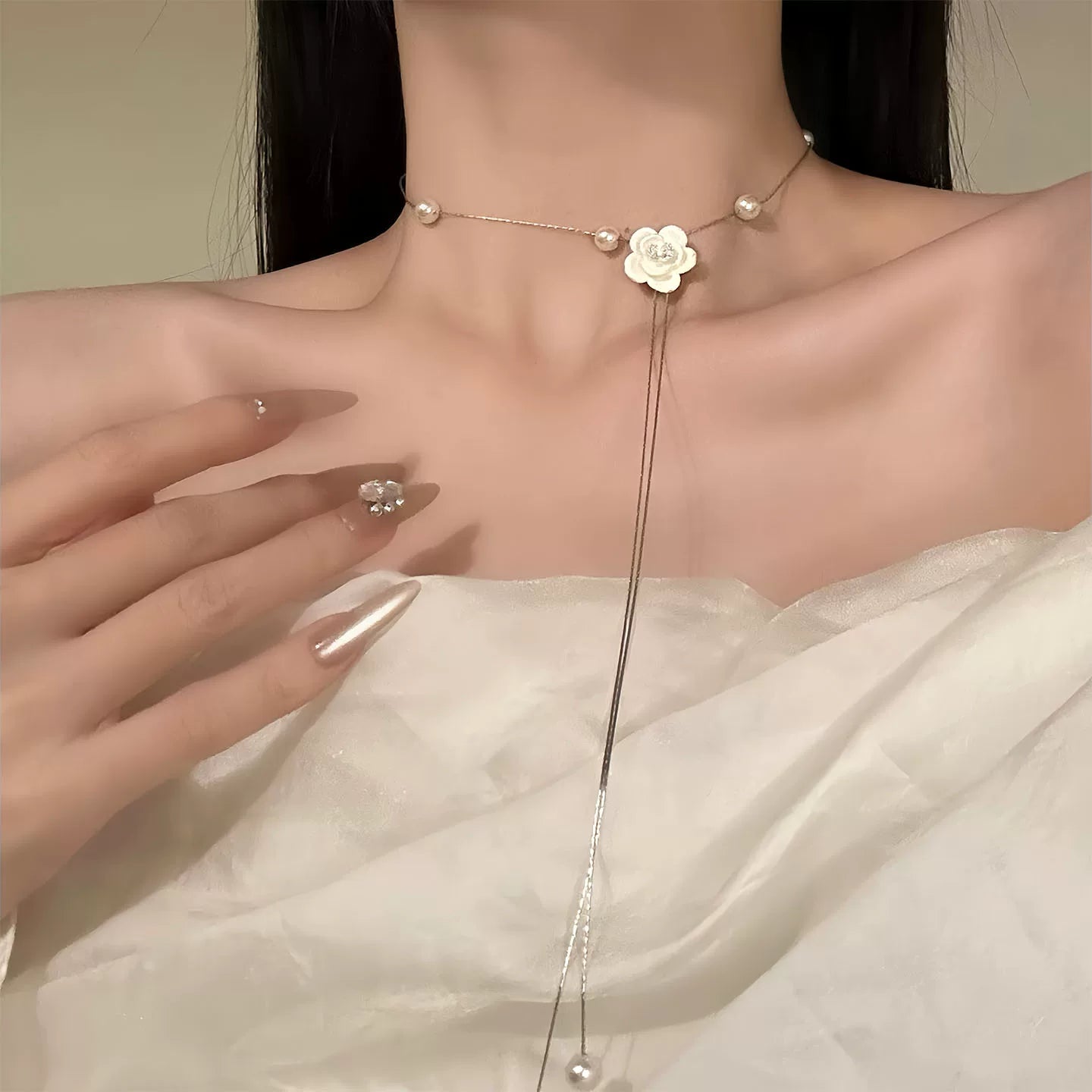 A305 Moonlight Flower White Camellia Clavicle Chain, Pearl Light Luxury Choker for Women