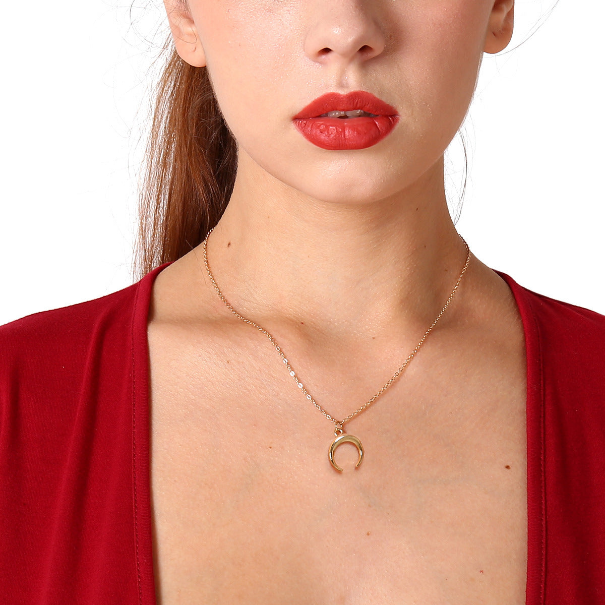 Light Luxury Vintage Ethnic Style Crystal Moon Pendant Short Clavicle Necklace, Hypoallergenic Tarnish Resistant Jewelry for Women Daily Wear & Gifts