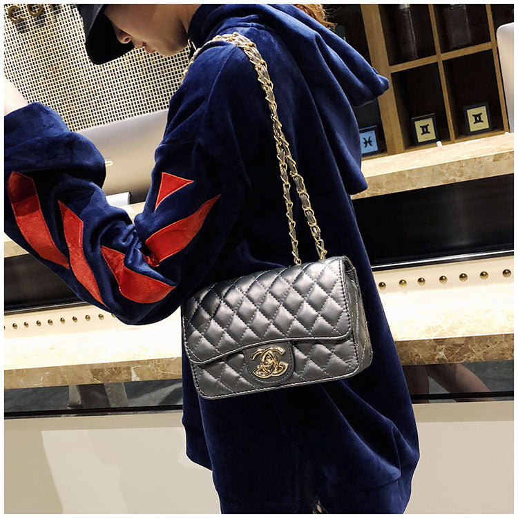 A321  Ins Style Quilted Crossbody Bag, Women's Shoulder Bag with Chain & Lock