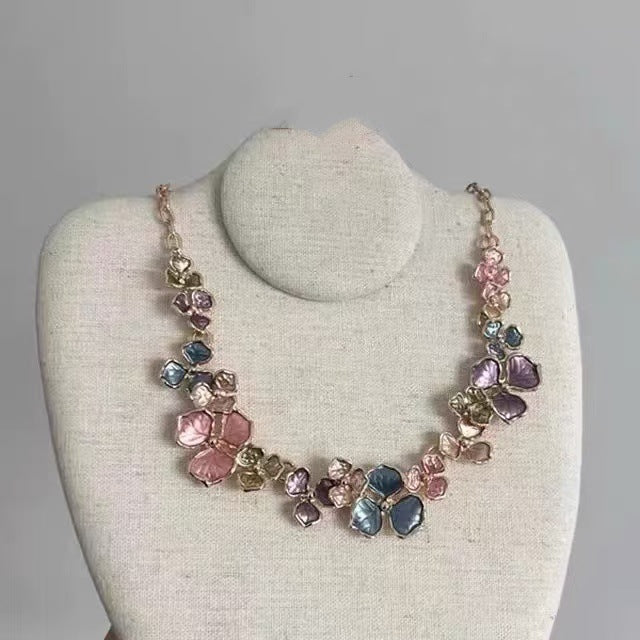 A304  Elegant Heavy Duty Waterdrop Tassel Clavicle Chain, Sparkling Light Luxury Necklace for Banquet