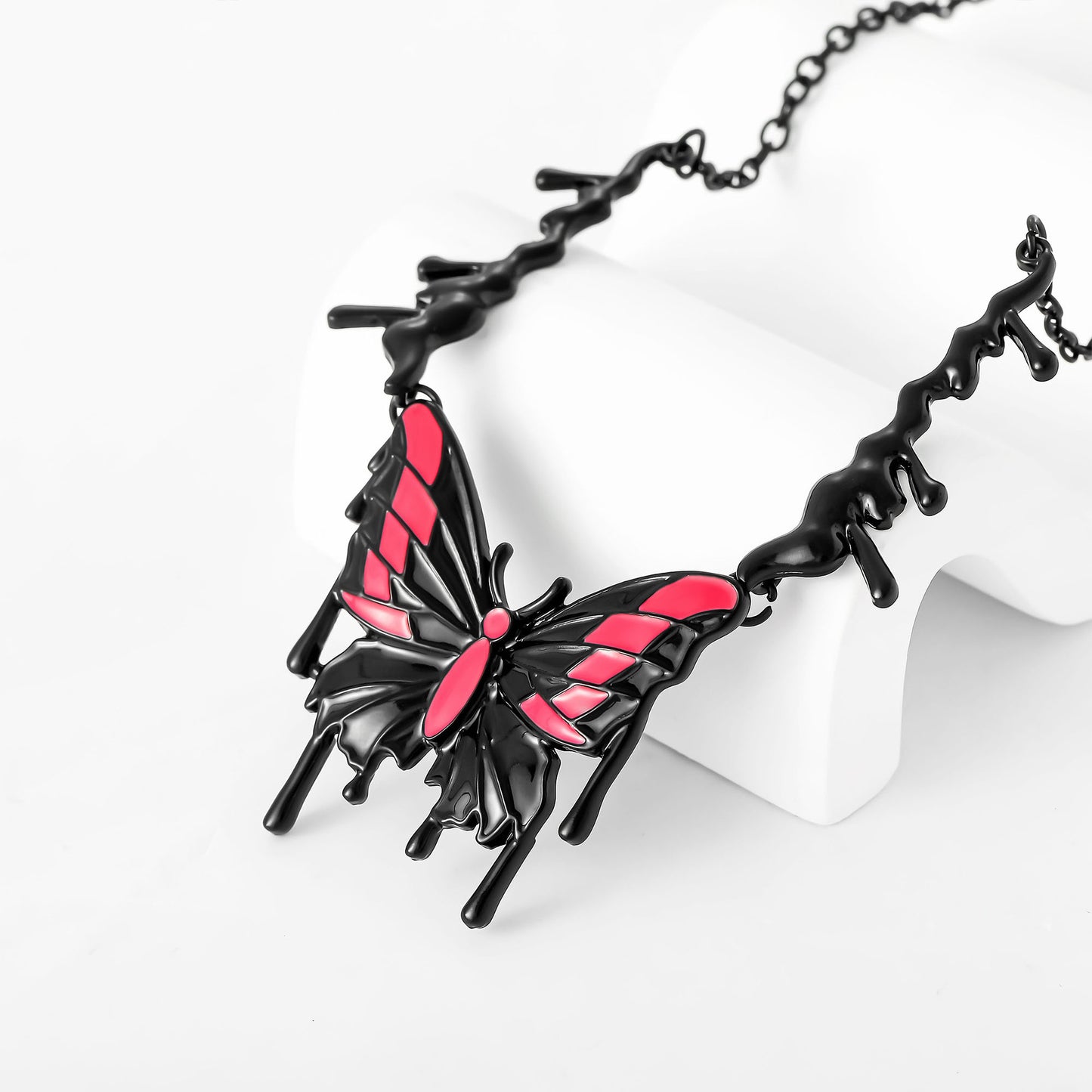 A235  Sexy Electroplated Black Pink Oil-Drop Butterfly Necklace, Fashion Personalized Clavicle Chain for Women