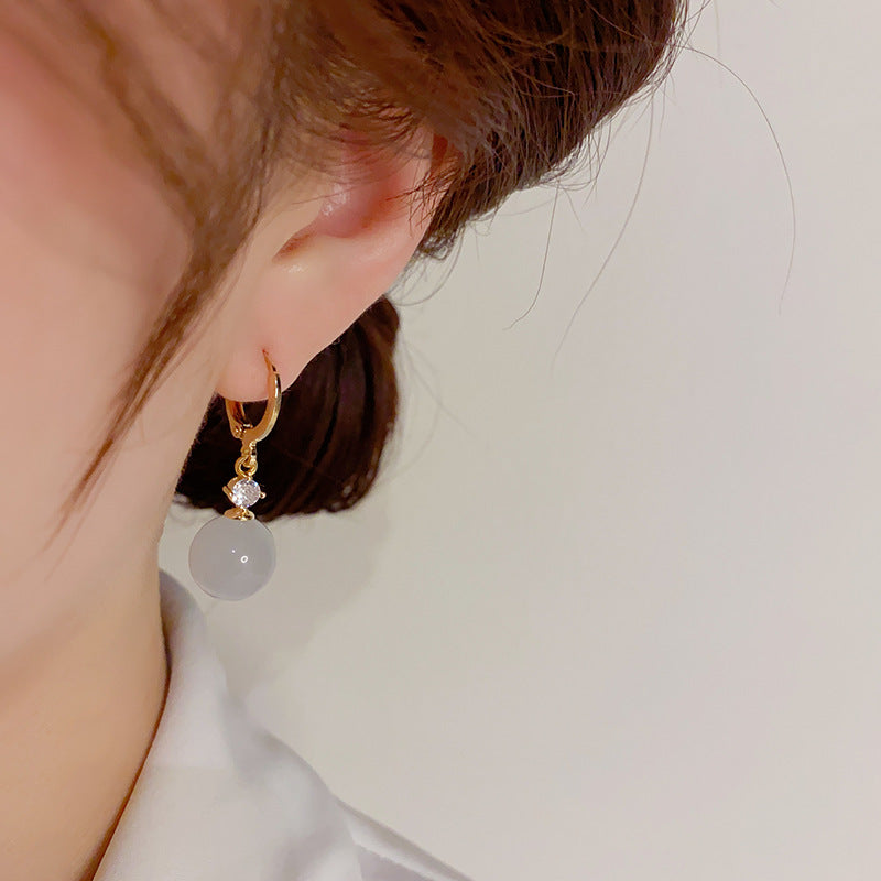 A245  Premium Clear Cat's Eye Stone Earrings, Sweet Artistic Minority Design Elegant Ear Clips for Women