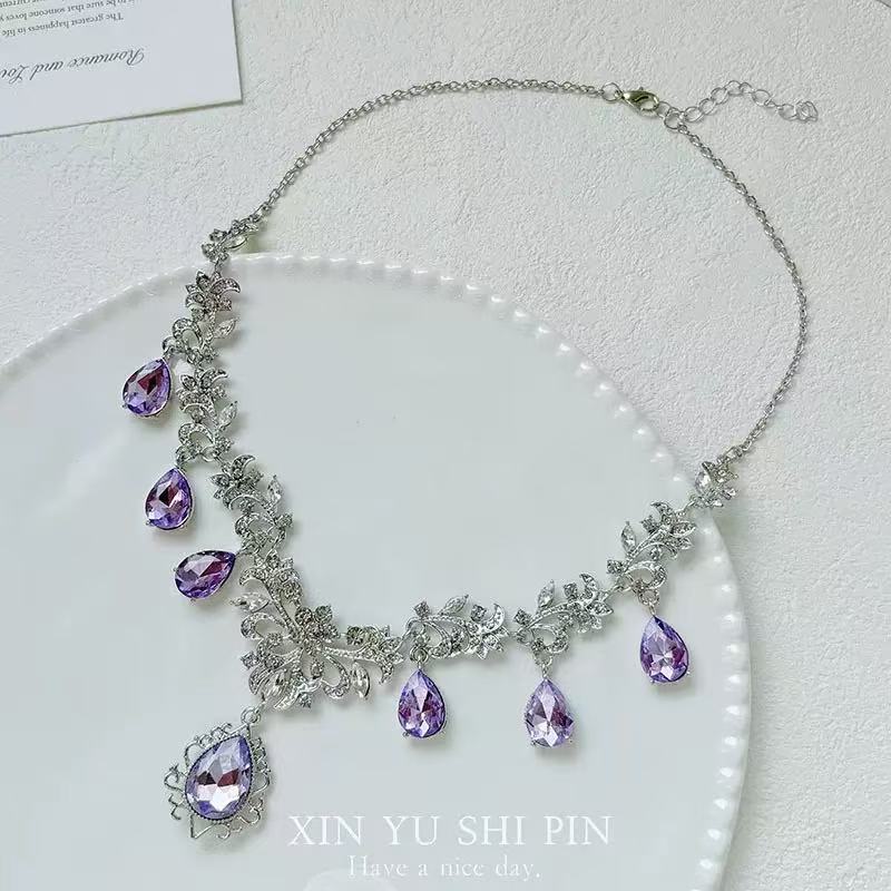 A304  Elegant Heavy Duty Waterdrop Tassel Clavicle Chain, Sparkling Light Luxury Necklace for Banquet