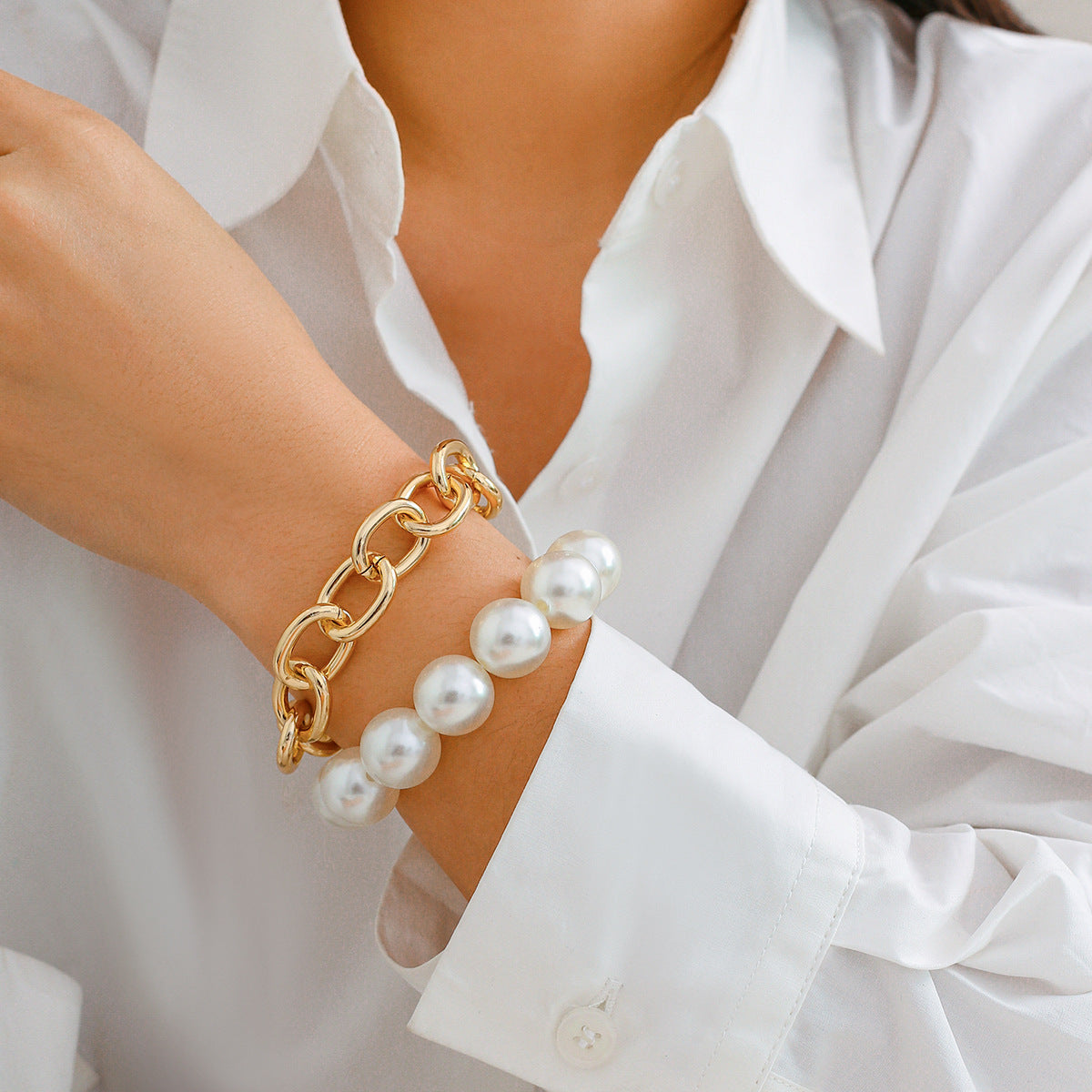 A187  Fashion Exaggerated Large Bead Bracelet, Geometric Beaded Faux Pearl Elegant Bracelet for Women