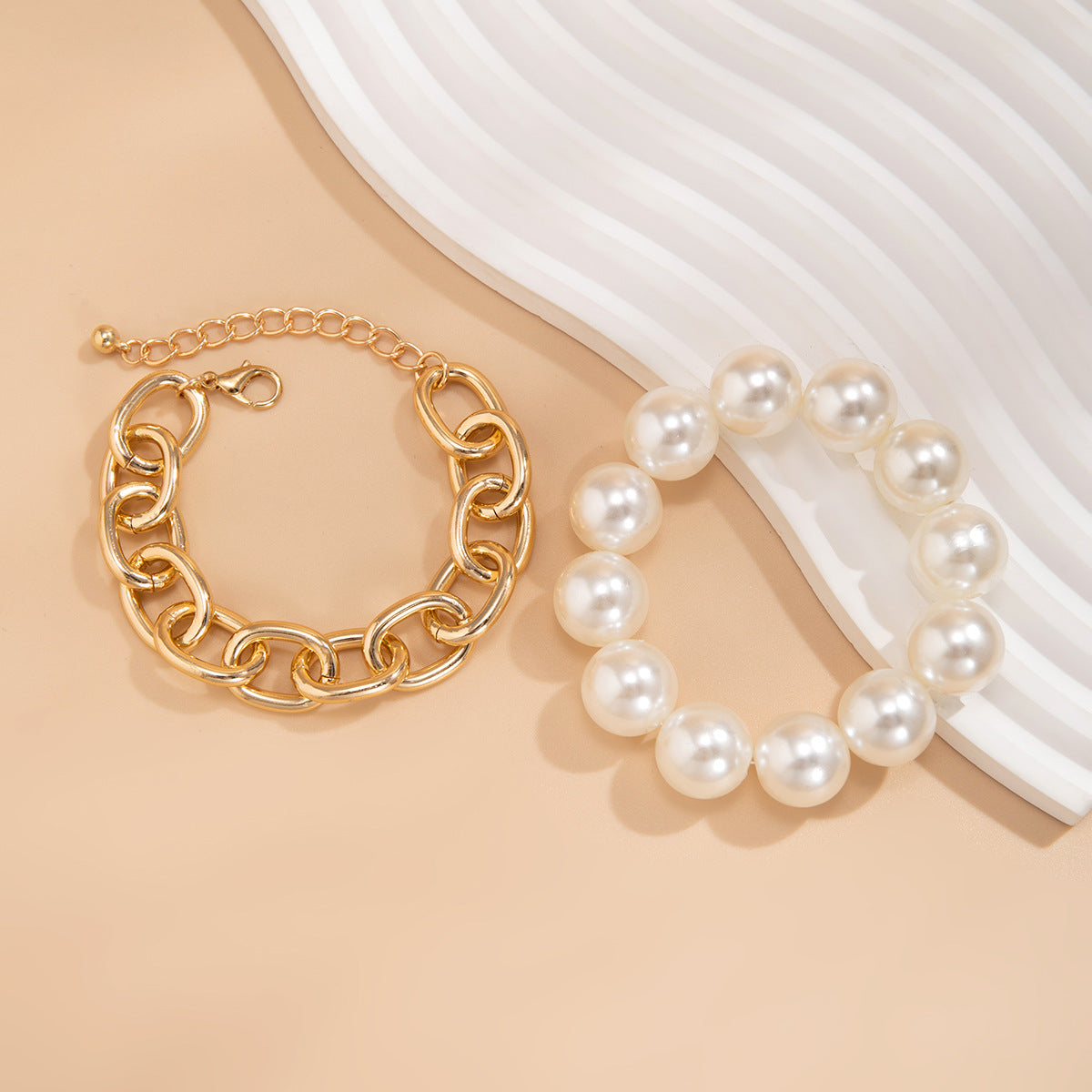 A187  Fashion Exaggerated Large Bead Bracelet, Geometric Beaded Faux Pearl Elegant Bracelet for Women