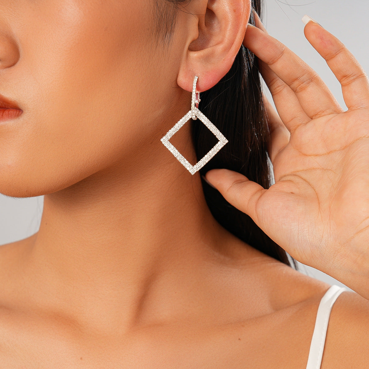 A191  Luxury Rhinestone Square Geometric Silver Needle Ear Cuffs, Minimalist High-End Elegant Earrings for Women