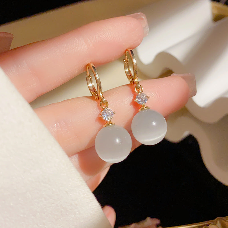 A245  Premium Clear Cat's Eye Stone Earrings, Sweet Artistic Minority Design Elegant Ear Clips for Women