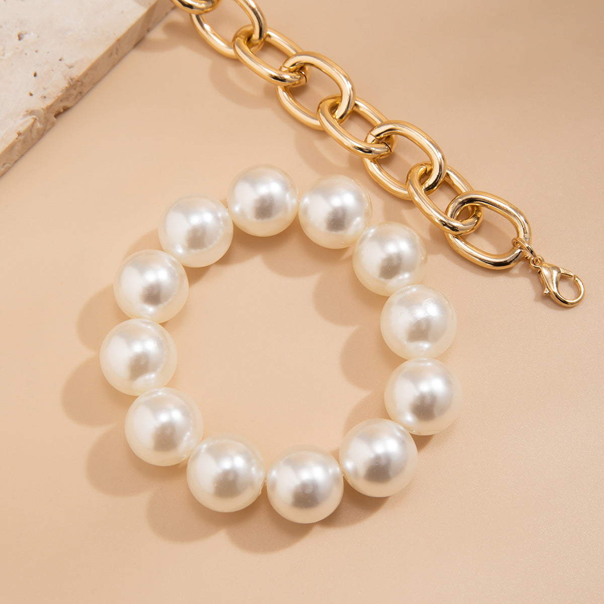 A187  Fashion Exaggerated Large Bead Bracelet, Geometric Beaded Faux Pearl Elegant Bracelet for Women