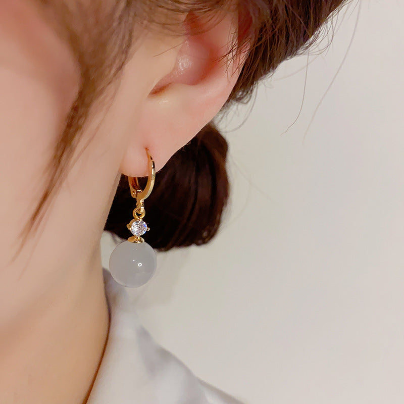 A245  Premium Clear Cat's Eye Stone Earrings, Sweet Artistic Minority Design Elegant Ear Clips for Women