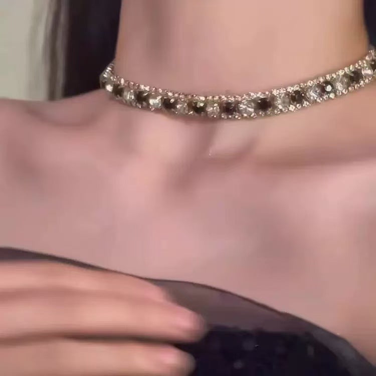 A304  Elegant Heavy Duty Waterdrop Tassel Clavicle Chain, Sparkling Light Luxury Necklace for Banquet