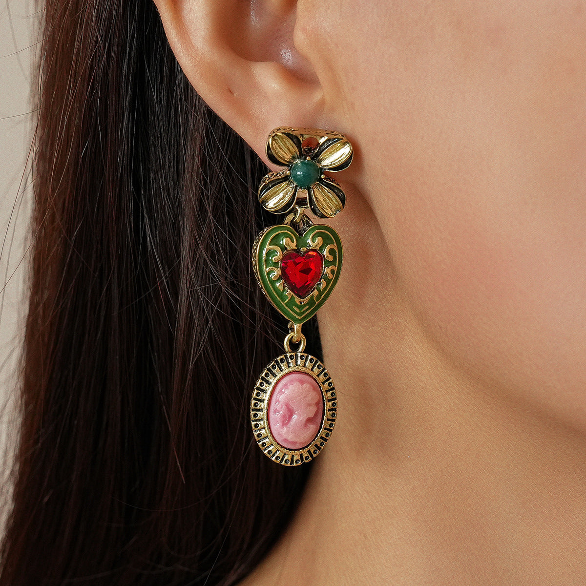 A206   Court Style Vintage Portrait Heart Earrings, Rhinestone Flower Luxury High-Grade Unique Earrings