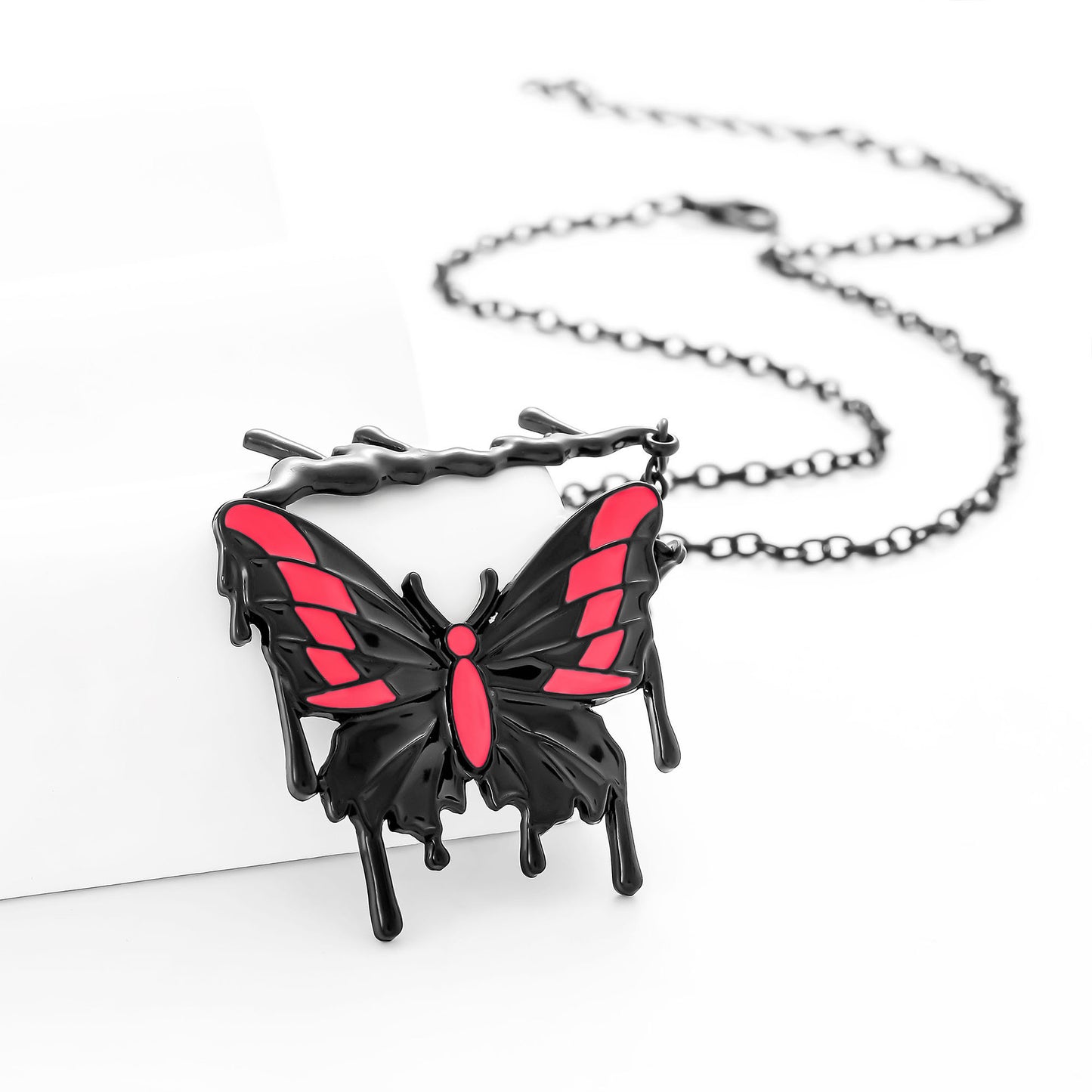 A235  Sexy Electroplated Black Pink Oil-Drop Butterfly Necklace, Fashion Personalized Clavicle Chain for Women