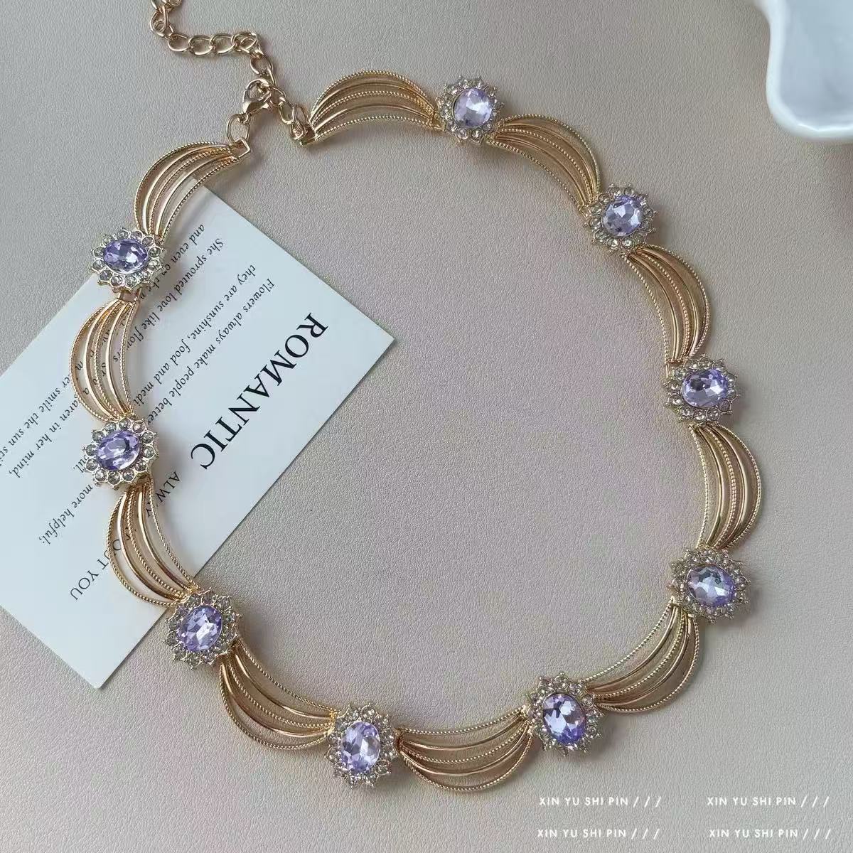 A304  Elegant Heavy Duty Waterdrop Tassel Clavicle Chain, Sparkling Light Luxury Necklace for Banquet