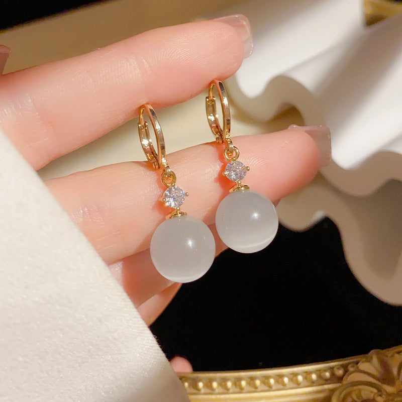 A245  Premium Clear Cat's Eye Stone Earrings, Sweet Artistic Minority Design Elegant Ear Clips for Women