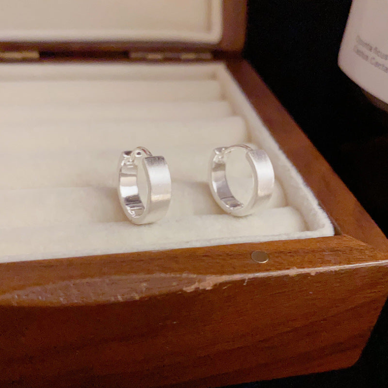 A152  Brushed Metal Geometric Round Ear Clip, Minimalist Cool Style Light Luxury Versatile Earrings