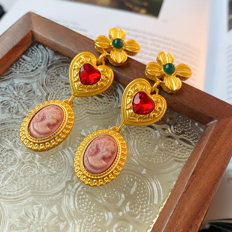 A206   Court Style Vintage Portrait Heart Earrings, Rhinestone Flower Luxury High-Grade Unique Earrings
