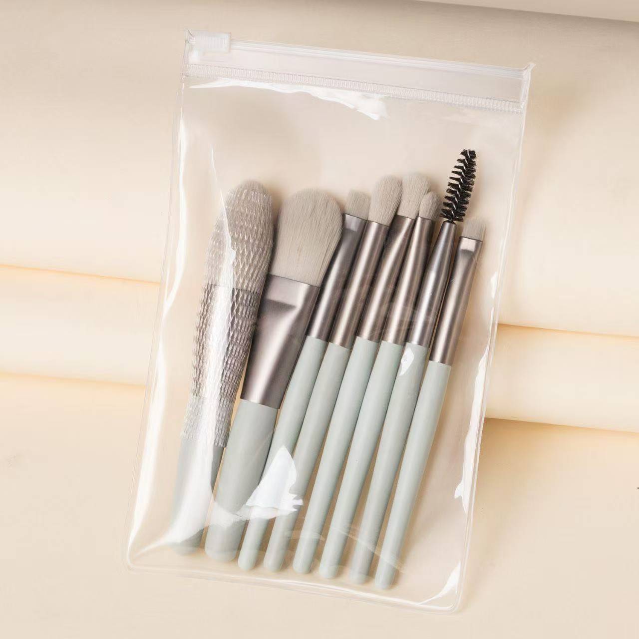 8 Pcs Mini Travel Makeup Brush Set, Portable Cosmetic Brushes, Powder Blush Contour Eyeshadow Eyebrow Brushes for Daily Make up